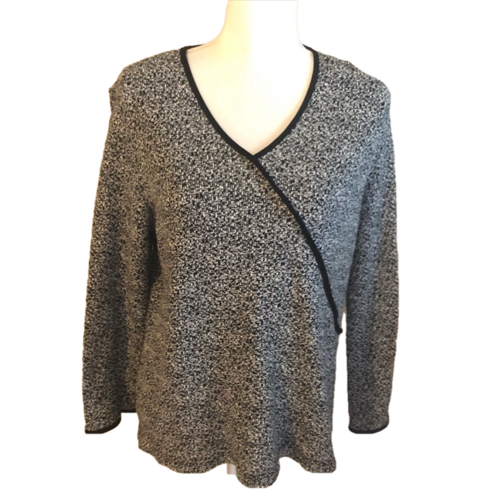 ⭐️ 3 For $15 DVF Sweater